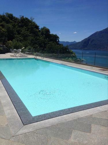 Magic Lake View With Beautiful Pool Area (camelia)