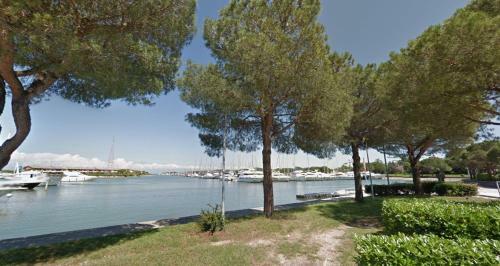 Apartamento Aprilia Residence