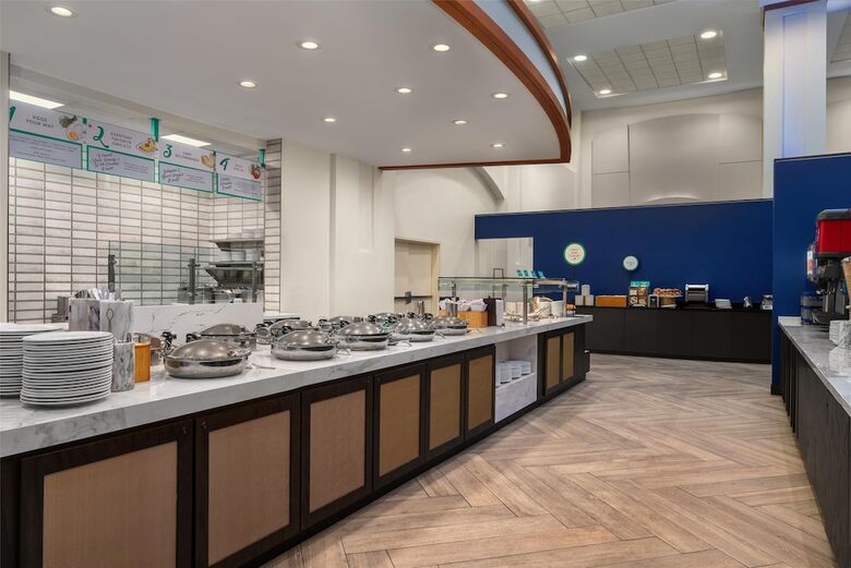 Hotel Embassy Suites Logan Airport