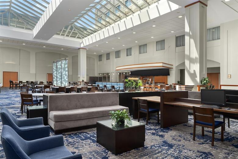 Hotel Embassy Suites Logan Airport