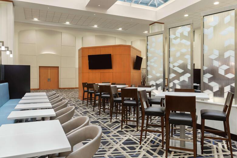 Hotel Embassy Suites Logan Airport