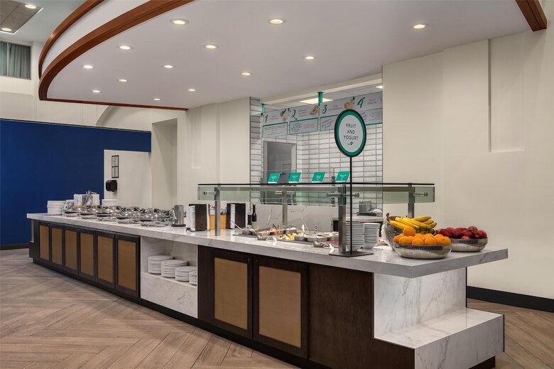Hotel Embassy Suites Logan Airport