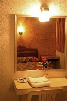 Hostal Hotel Cervantino