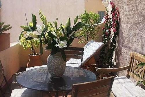 Romantic Apartment In Old Antibes With Roof Terrace