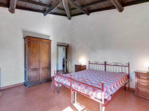Magnificent Holiday Home In Poppi With Swimming Pool