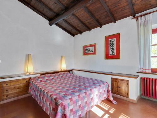 Magnificent Holiday Home In Poppi With Swimming Pool