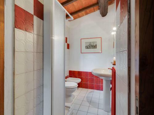 Magnificent Holiday Home In Poppi With Swimming Pool