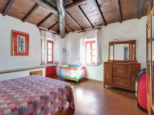 Magnificent Holiday Home In Poppi With Swimming Pool