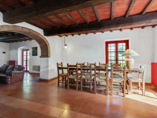 Magnificent Holiday Home In Poppi With Swimming Pool