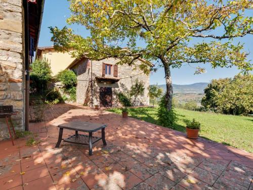 Magnificent Holiday Home In Poppi With Swimming Pool
