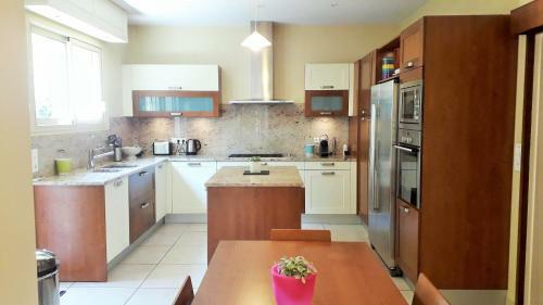 Maison Moderne Piscine Wifi - Aiguillon Goetchea