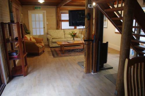 Lodge Bawley Bush Cottages