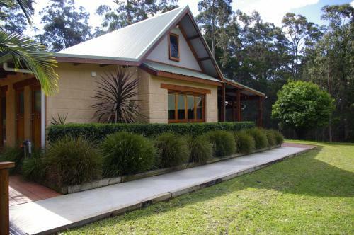 Lodge Bawley Bush Cottages