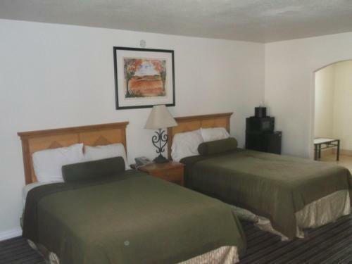 Hotel Travel Inn And Suites