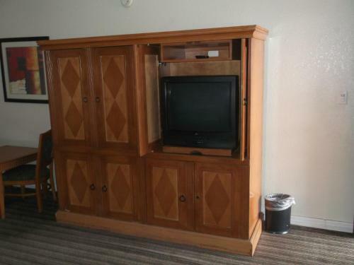 Hotel Travel Inn And Suites