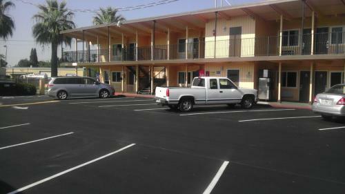 Hotel Travel Inn And Suites