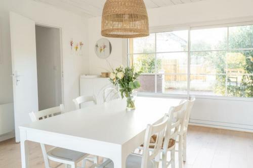 Bright House With Terrace In Arcachon