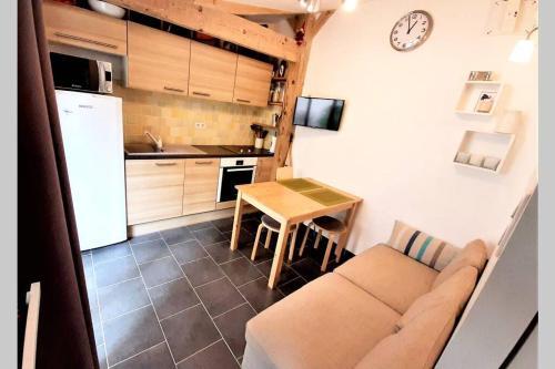6 Personnes, 2 Studios Ind�pendants Avec Terrasse.