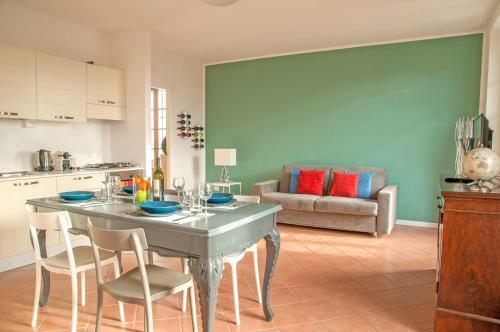 Rego Apartments