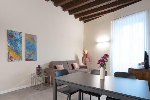 Rego Apartments