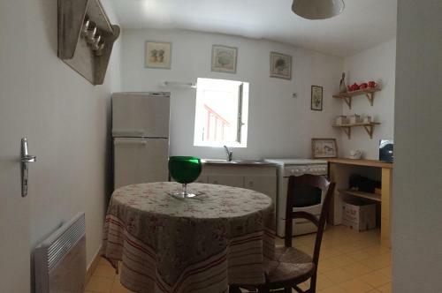 Bed & Breakfast Le Ch�teau D'asni�res En Bessin