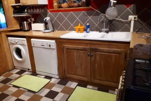 Maison 18 Pers. En Sud Ard�che, � 2 Pas D'aubenas