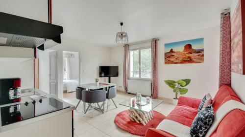 Chic Apart With Parking Near Paris