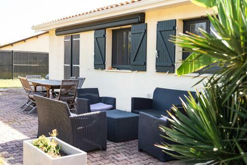 Villabassin?6pers?piscine?v�los