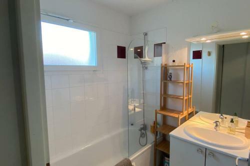 Apartamento La Part Du Lac, Wifi, Terasse, Piscine, V�los
