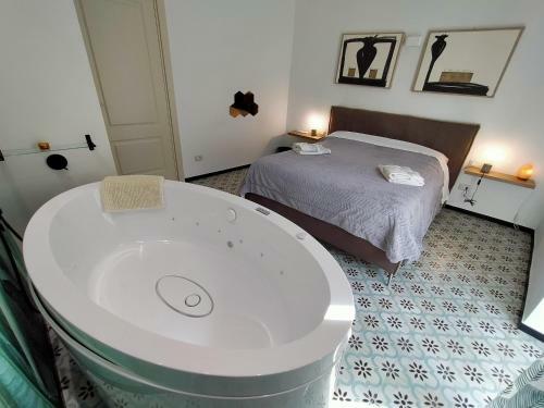 Sonnino Suite Jacuzzi Apartment