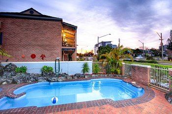 East Port Motor Inn