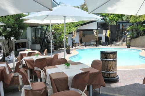 Hotel Date & Dine Resort