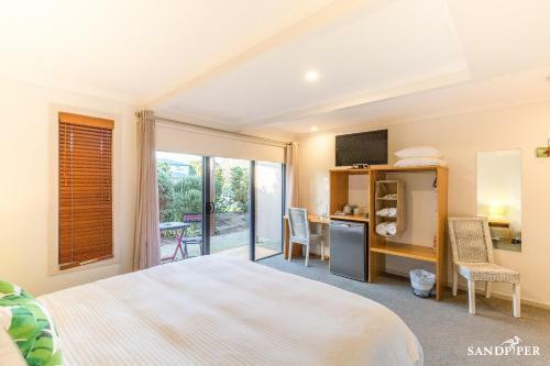 Sandpiper Motel