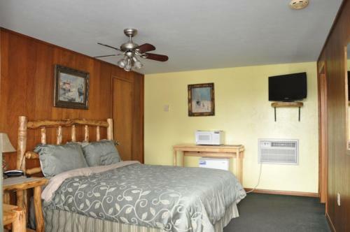 Long Holiday Motel