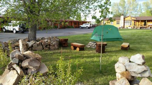 Long Holiday Motel