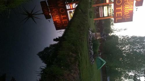 Long Holiday Motel