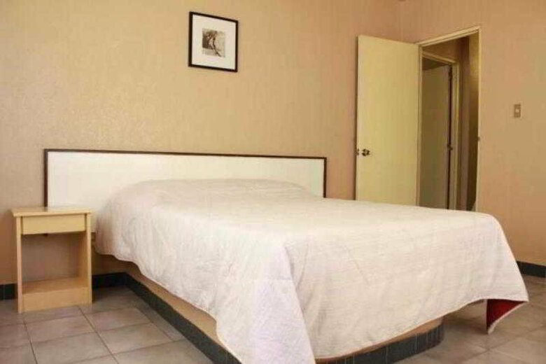 Hotel Red Knight Gardens