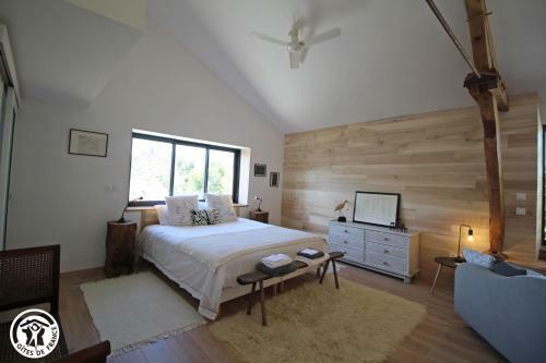 Hostal Chambres De Kernad