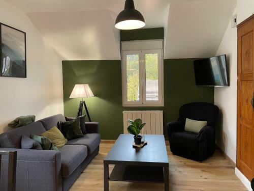 Apartamento Appart Chaleureux de 65m2 Vue Montagne, Rivi�re