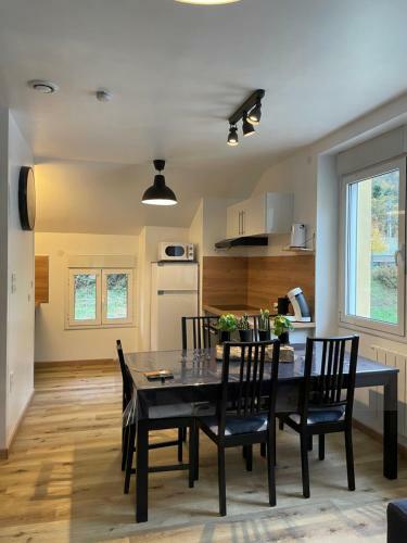 Apartamento Appart Chaleureux de 65m2 Vue Montagne, Rivi�re