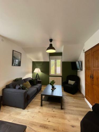 Apartamento Appart Chaleureux de 65m2 Vue Montagne, Rivi�re