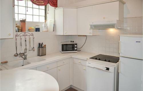 Beautiful Home In Bages With Wifi And 3 Bedrooms