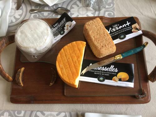 Bed & Breakfast Petit Manoir De La Berthenlaire
