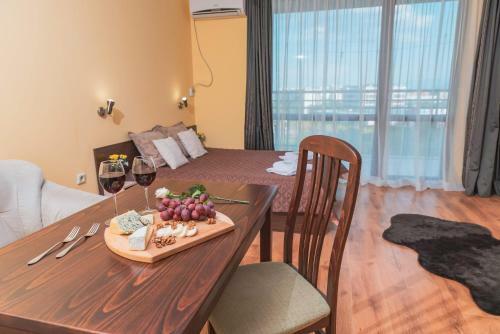 Teis Apartments