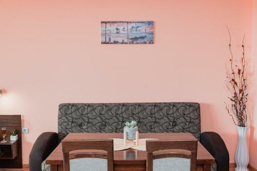 Teis Apartments