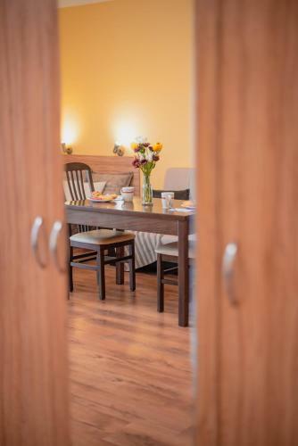 Teis Apartments