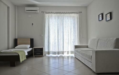Perivolos Apartments