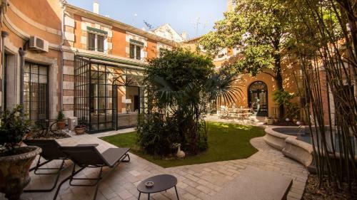 Hostal Maison D'h�tes "au Coeur D'avignon"
