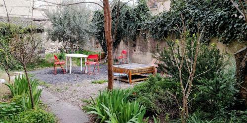 Nice And Bright Apartment With Garden In Avignon