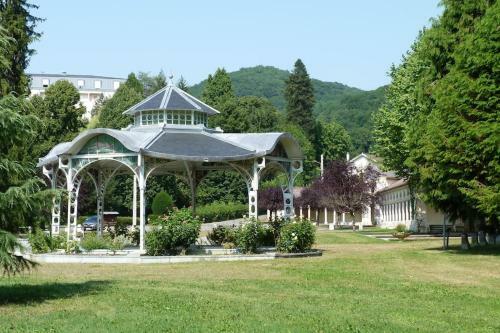 Cottage Les Pyr�n�es Au Bord De L'eau